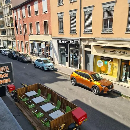T2 Tout Neuf Au Coeur Des Commerces De Montchat Lyon